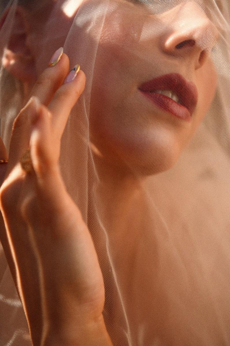 sun burtn lips by Anastasija Thirsty for tan