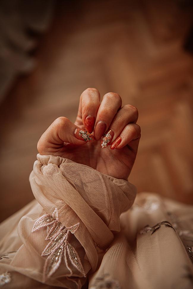 acrylic nails Anastasija Thirsty for tan